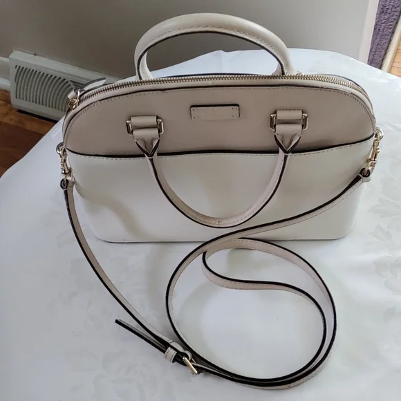 Kate Spade women's purse. - Picture 1 of 3